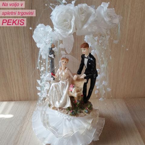 Elegantna poročna figurica, bogato okrašena