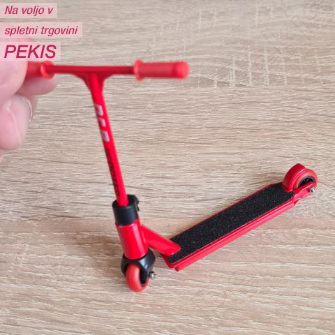Dekorativna figurica (9,5cm) MINI rdeče skiro Dekorativna figurica (9,5cm) MINI rdeče skiro