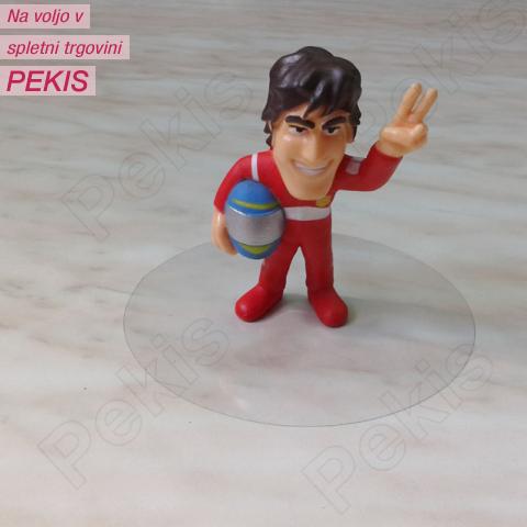 Figurica za torto MOTORIST z modro čelado pod pazduho Figurica za torto MOTORIST z modro čelado pod pazduho