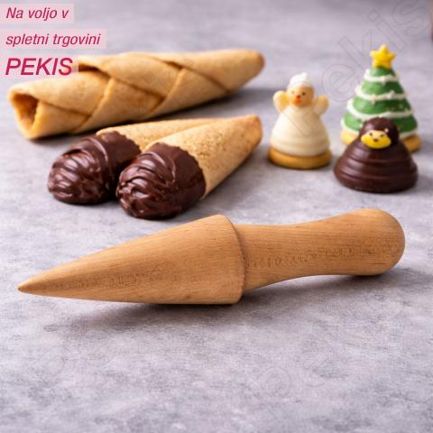 Stožčasti kalup iz bukovega lesa za popolne domače kornete