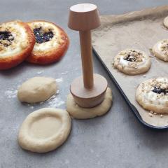 Posebno dvostransko orodje za popolne moravske kolače