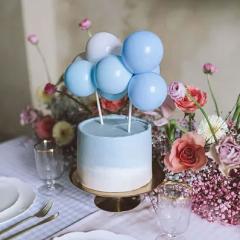 Modri venec balonov (večji, 29 cm) za torto