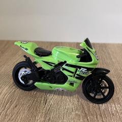 Dekorativna figurica (zelen) motor