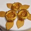 Zlate vrtnice z zlatimi listi (4,5cm) 3 vrtnice, 6 listov