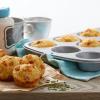 Wilton Recipe Right® nelepljiv pekač za 12 muffinov